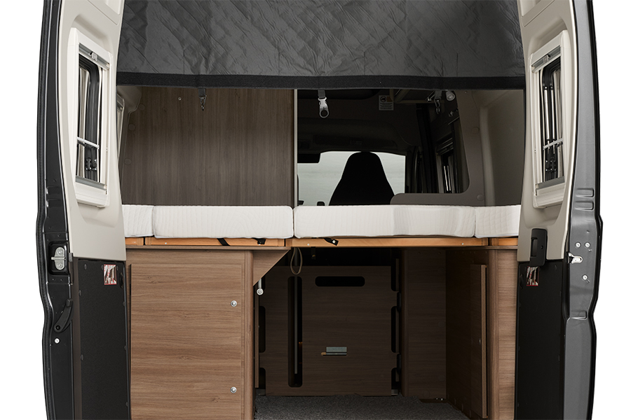 Unobstructed view and access through rear doors&nbsp;Multibehältnis für Heckgarage im Wohnmobil | HINDERMANN