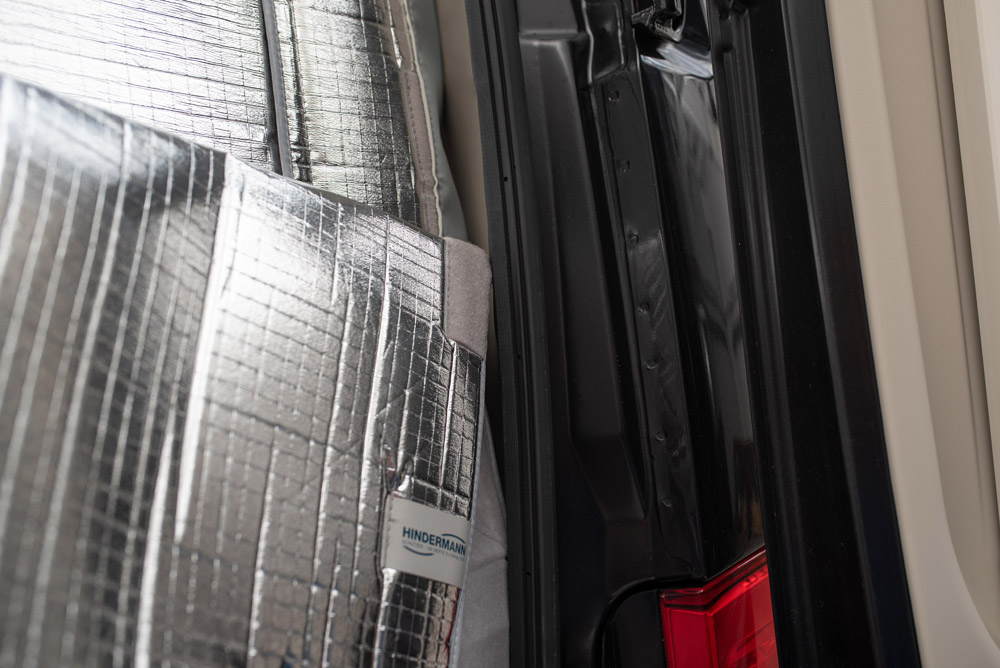 Access to storage area Hecktürisolierung PREMIO, 1-teilig ohne Fenster für Vans | HINDERMANN