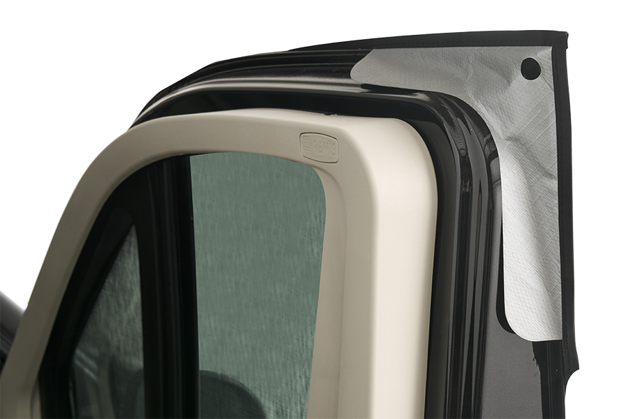 Installation simple&nbsp;Insektenschutzvorhang für Hecktür und Schiebetür | HINDERMANN